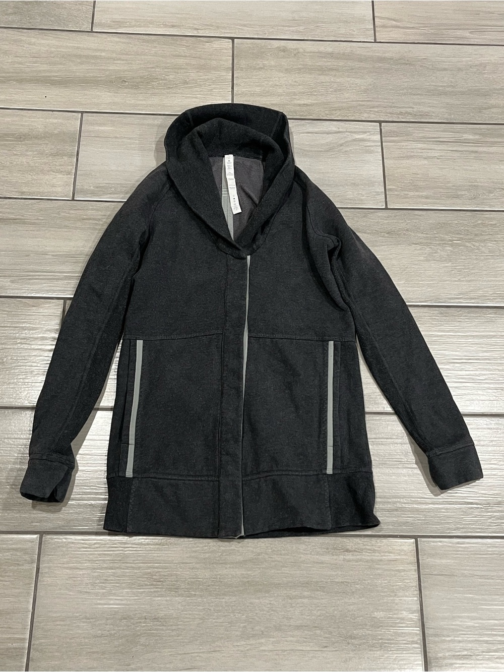 Lululemon Charcoal Grey Shawl Collar Wrap Cardigan Jacket Reflective Trim XL
